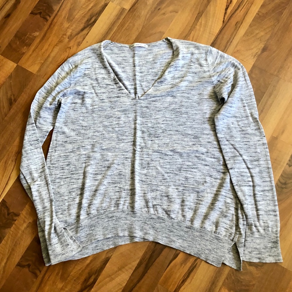 Zara lightweight v-neck knit sweater